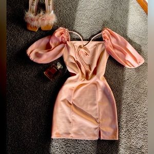 Pink puff shoulder bodycon dress, size small brand new
